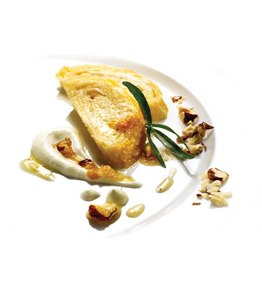 Cottage Cheese Rolls With Roasted Nuts And Cream Sauce