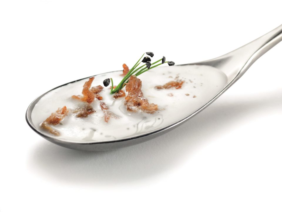 Cream soup with tarragon and veal tail