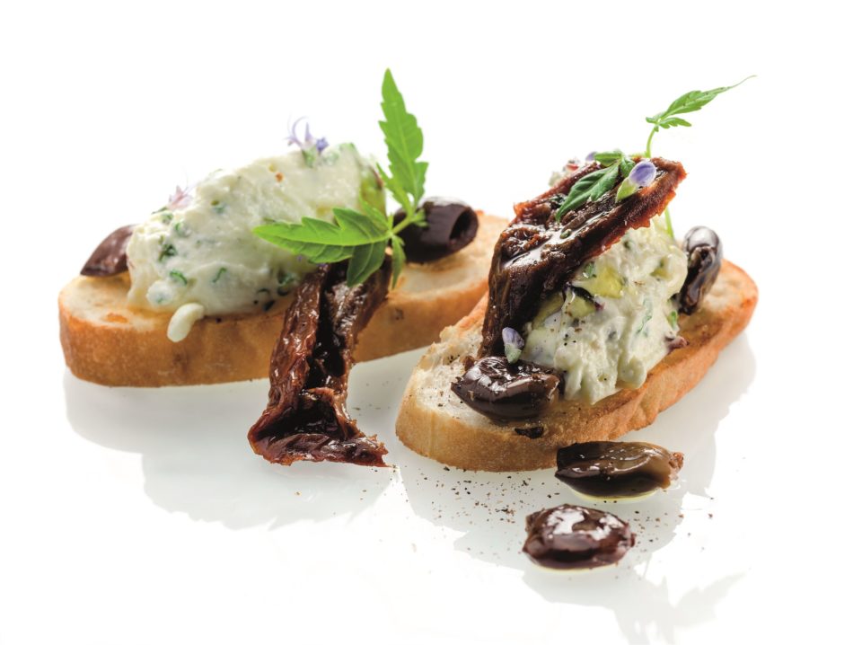 Cottage cheese spread with herbs and dried cranberries